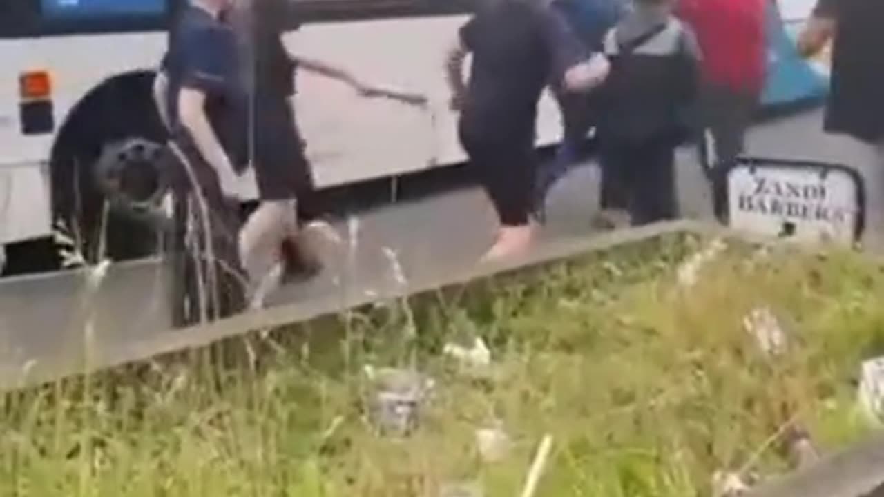 YOUNG ENGLISH YOUTHS ☈ ARE FIGHTING BACK