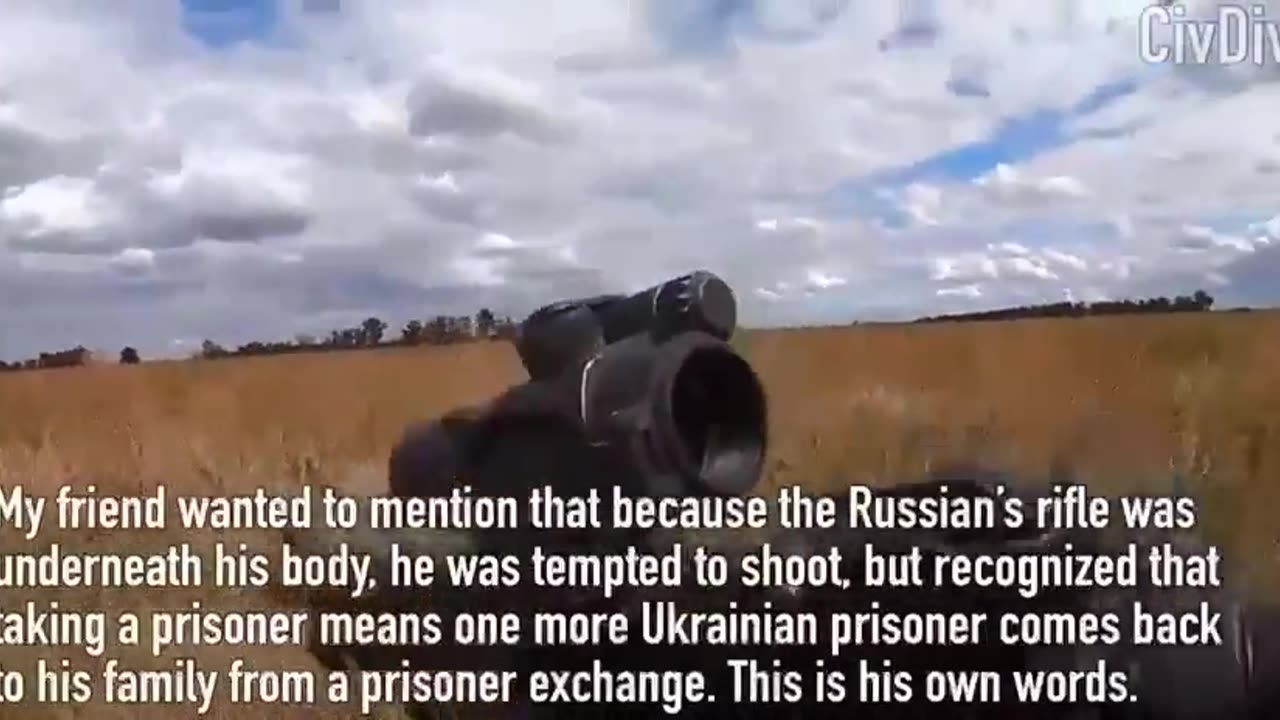 American volunteer soldier captures a Russian soldier in Ukraine