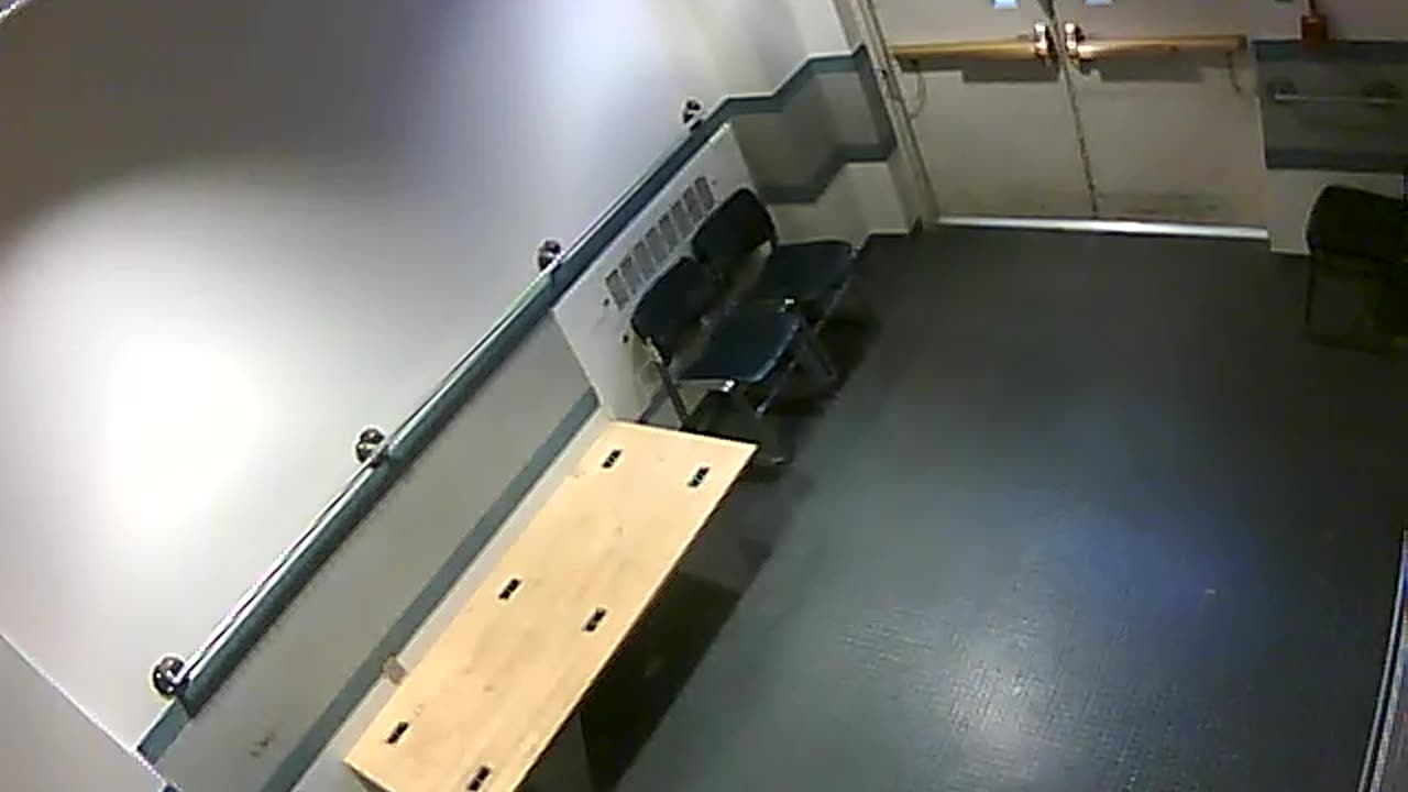 1657HQOB02PrisonerProcessingLobby_2021-01-05_07h20min01s090ms.mp4