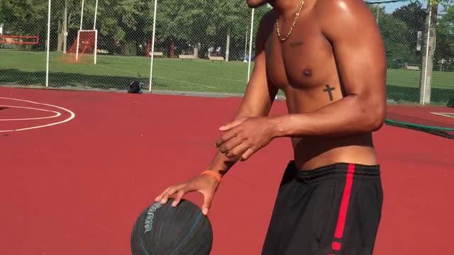 HIM MAKE IT LOOK EASY