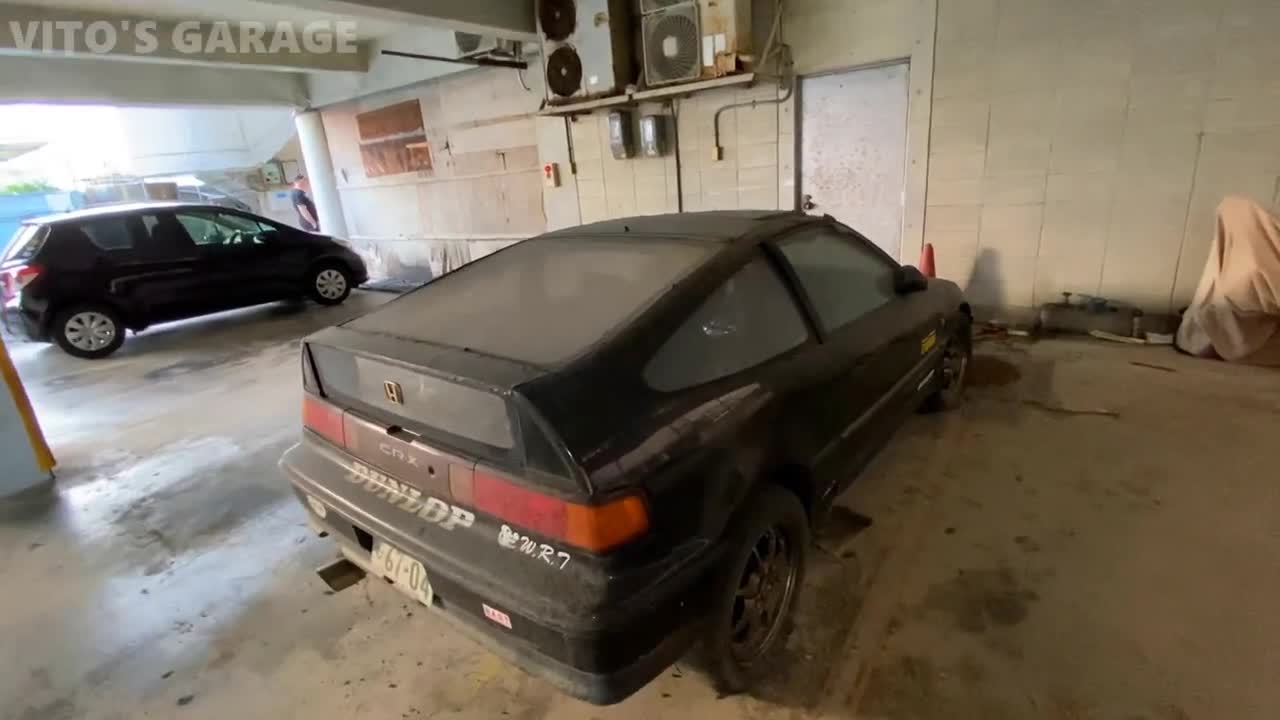 HAVE YOU BEEN HERE 20 YEARS? IN OKINAWA, JAPAN, DISCOVERED A CLASSIC PORSCHE 911 CARRERA ABANDONED