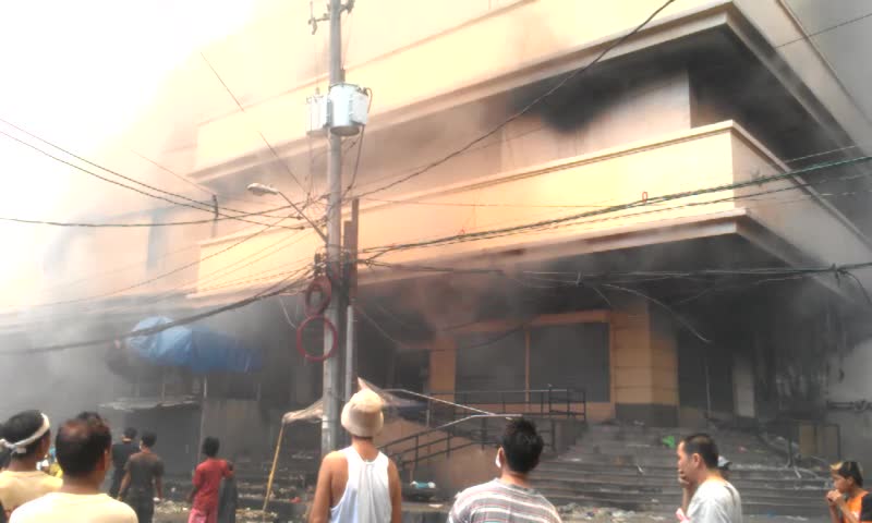 Divisoria Mall Tondo Manila Philippines Caught on Fire May 17, 2013