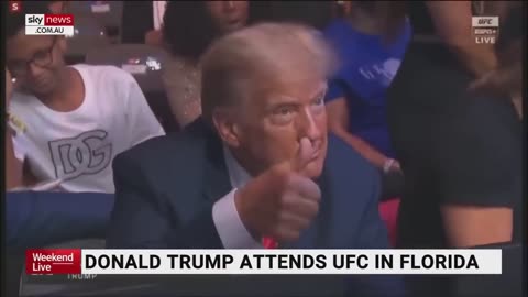 HCNN - Crowd chants 'USA' as Donald Trump attends UFC