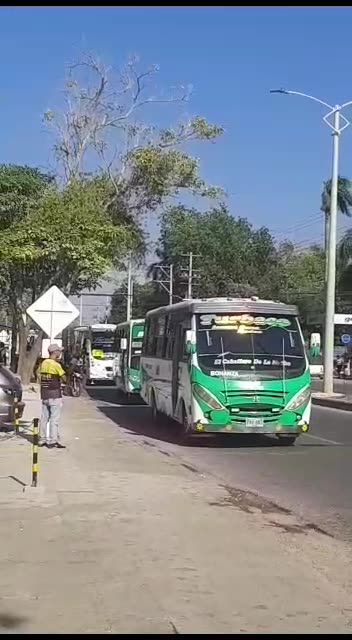 Transportadores hacen caravana contra peaje de Turbaco
