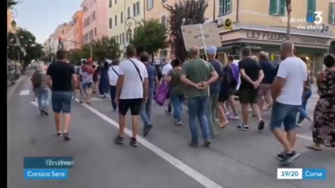 Scène surréaliste une dame coupée en plein direct dès qu'elle a évoqué la vaccination