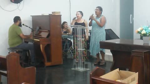 Jesus, só o seu nome é Santo...