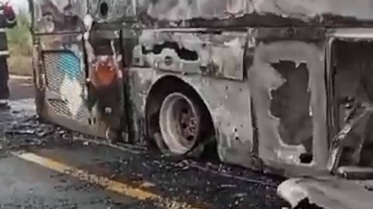 road accident fire in bus 40 people killed Pakistan