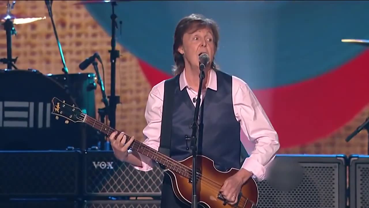 Paul McCartney - I Saw Her Standing There