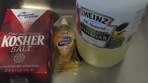 Natural weed killer vinegar, salt and soap, it works