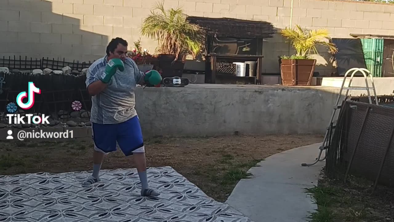 Muay Thai Warm Up 4 Minute Round Of Shadow Boxing!