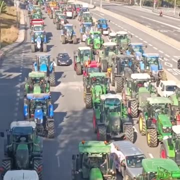 Farmers protest in Spain is continuing. Thousands of tractors out protesting against Socialism