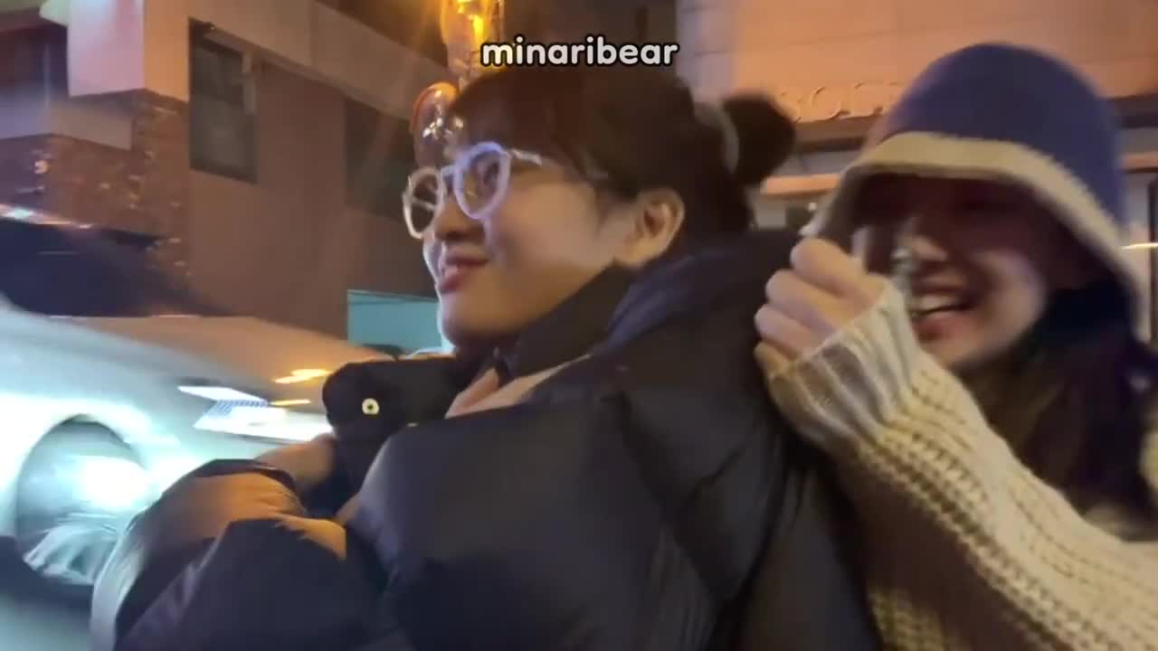 nayeon saved momo's life from very dangerous situations