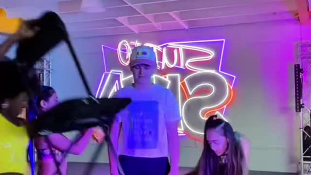 https://www.tiktok.com/@itsjojosiwa?