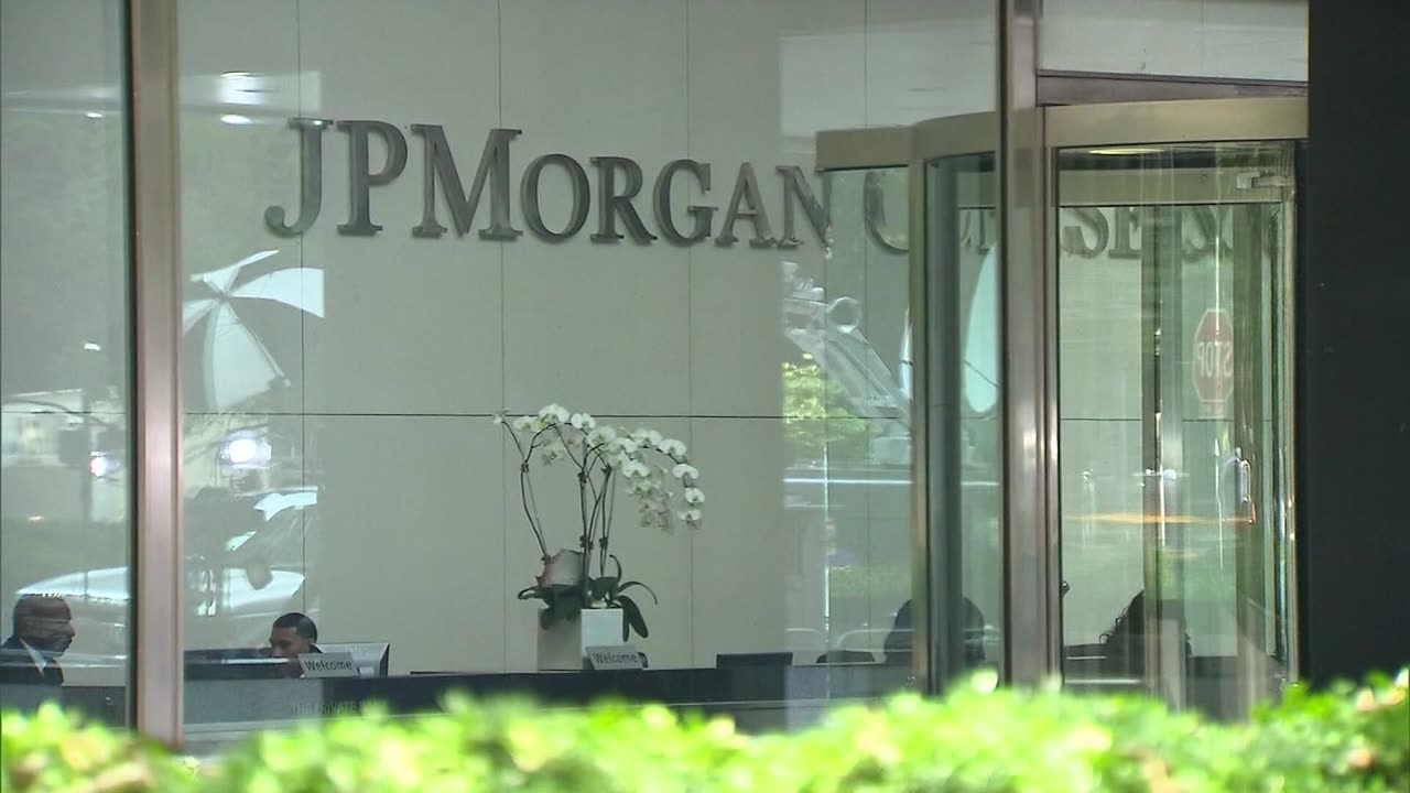 JPMorgan agrees to settle with Epstein victims