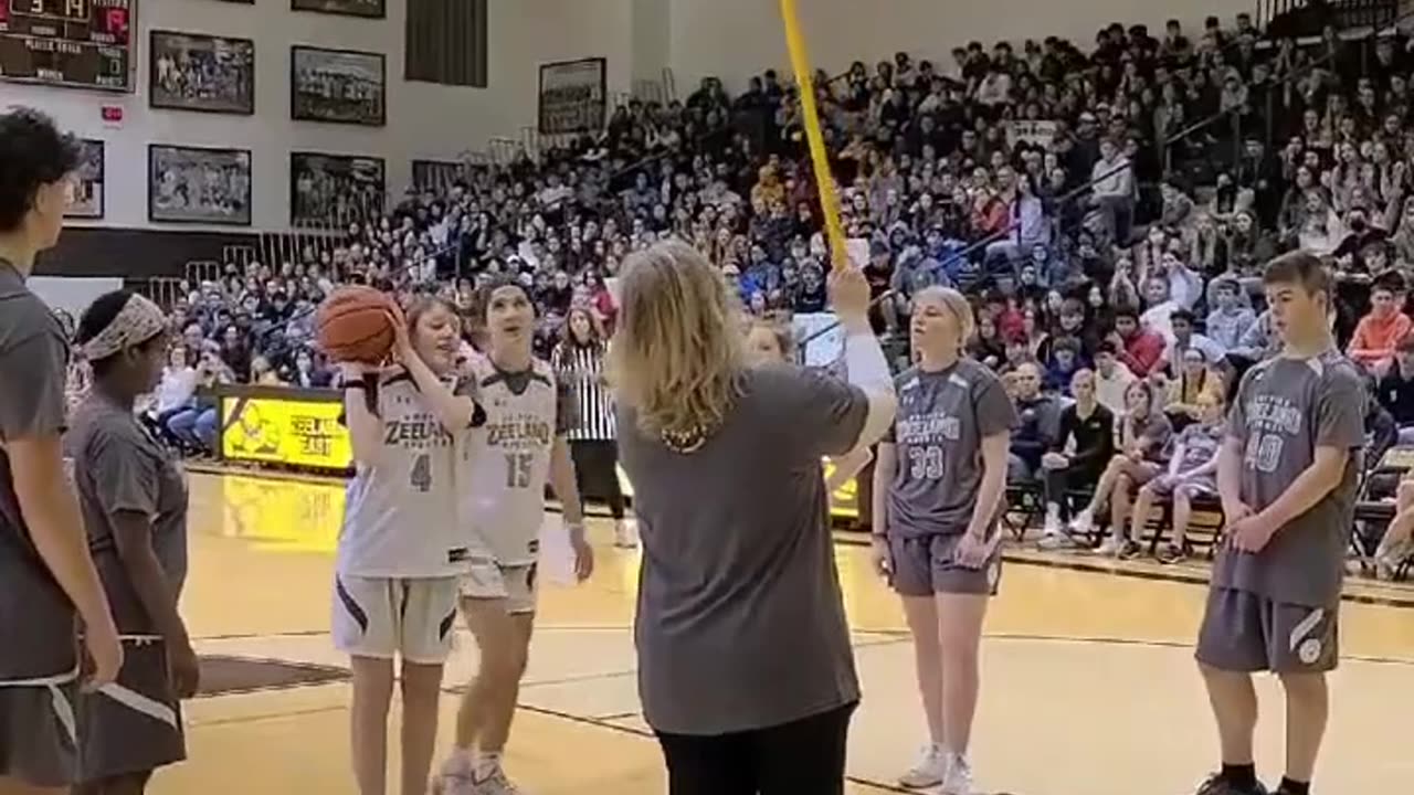 🏀 Break time! 😍🤩