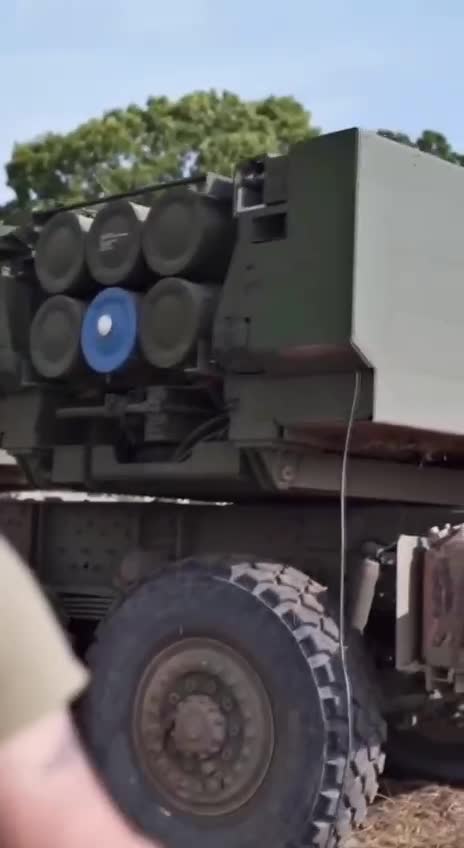 Ukrainian HIMARs Convoy