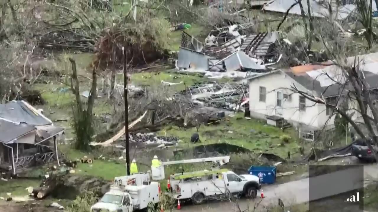 US tornadoes_ About 40 million people under severe weather warning(720P_HD).mp4