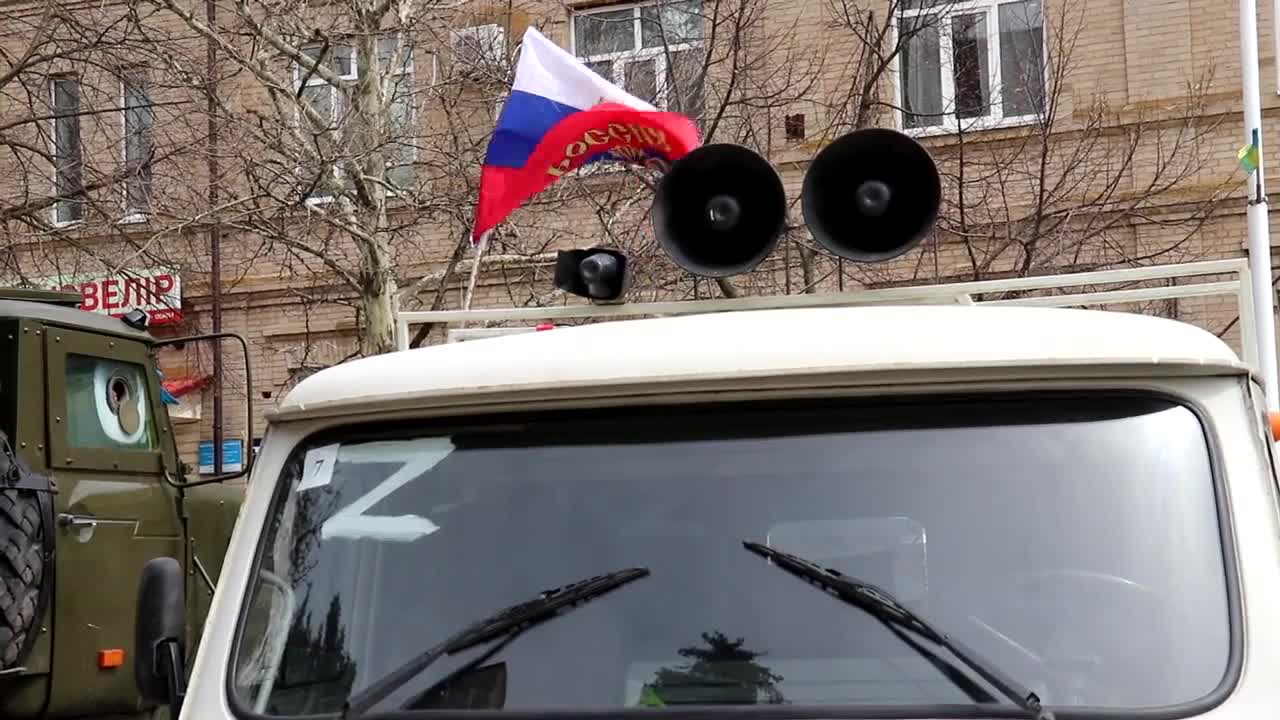 Ruská vlajka vlaje i na městě Primorsk v Záporožské oblasti