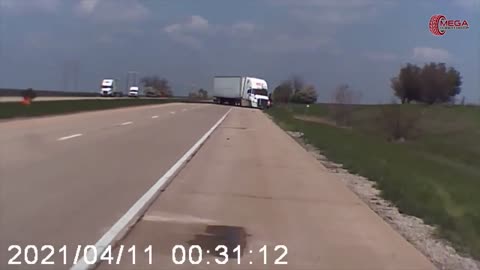 Best of 2021 Car Crashes compilation