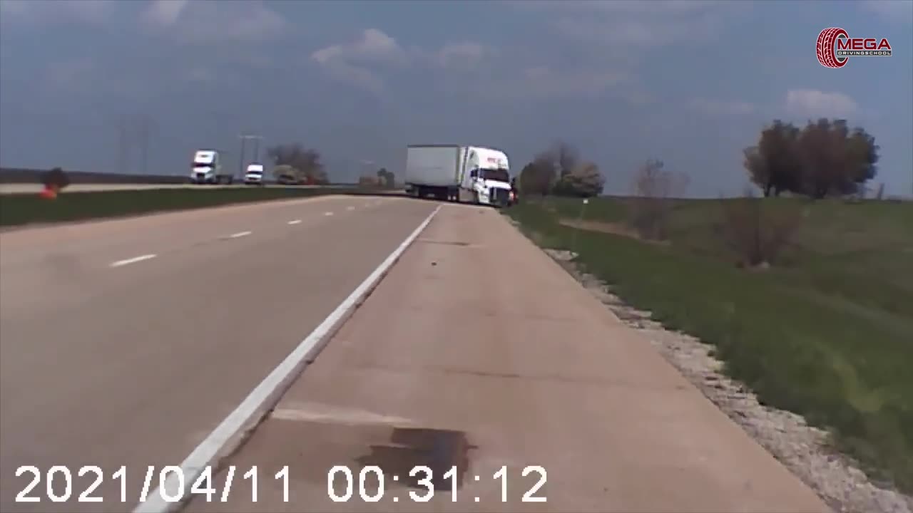 Best of 2021 Car Crashes compilation
