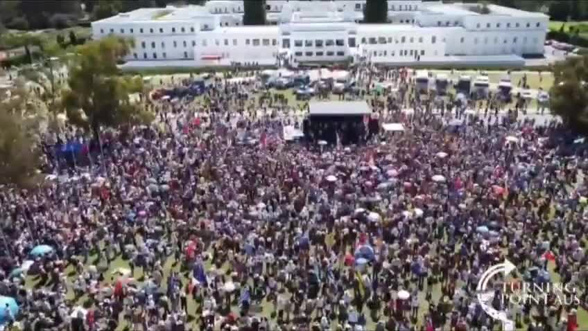 Drone footage today from the Canberra Convoy for Freedom. It's reported 1.4 million cars