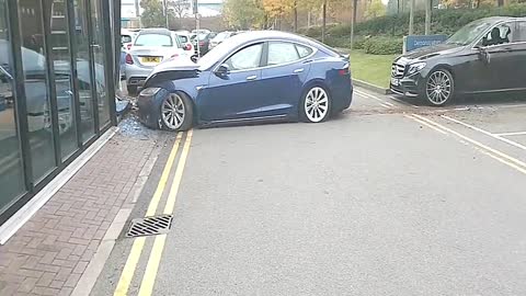 CÓMPRATE UN COCHE ELÉCTRICO