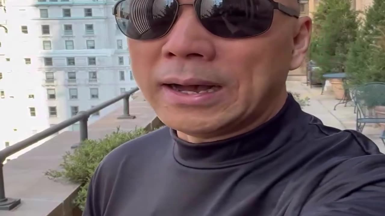 20220825文贵先生GETTR¹： #中国人的悲哀：昨天有史以来排前5的大直播，vpn全部被封。爆多大的料都没关注量那么大，中国老百姓的命连个屁都不是，死多少人的事没人看，就因为宋祖英和杨澜！