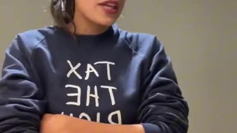 Human Bobblehead AOC Amazes The World With Epic Stupidity