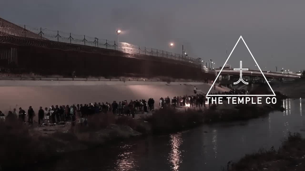 Border Caravan of Illegal Immigrants Crossing Into Texas