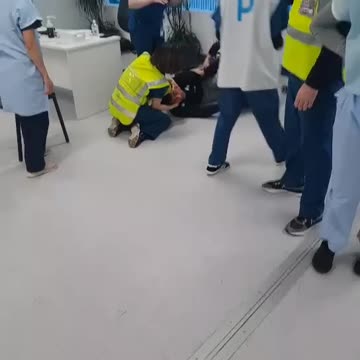 Australia: Man Collapsed, Non Response After Receiving Vaccine@ Sydney Olympic Park Vaccine Clinic