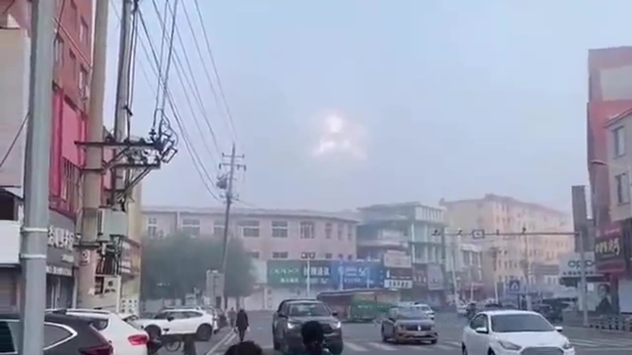 INSANE Strange Anomaly was witnessed in the sky by many citizens in china. HAARP?