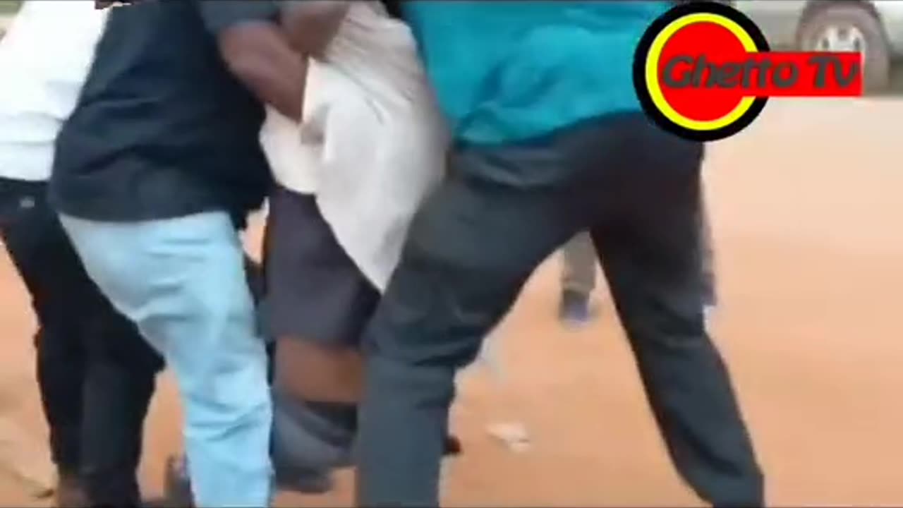 BOBI WINE IS BEEN SHOOT IN HIS LEG