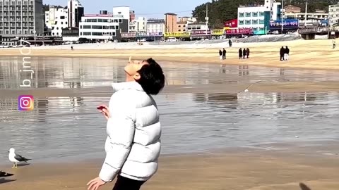 The run away at the end 😂😂😂 #funny #viral #shorts #funnyvideos #trustedhumor