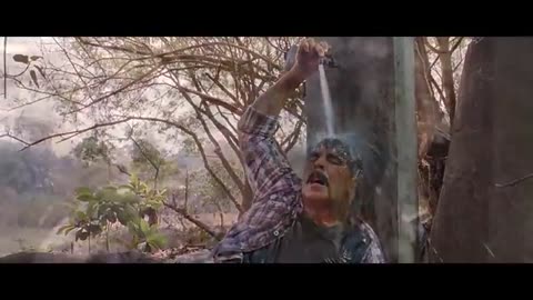 आज पता चला TV पे चिल्ला चिल्ला के हेलमेट पहनने को क्यू कहते है | Akshay Kumar Action & Comedy Scene