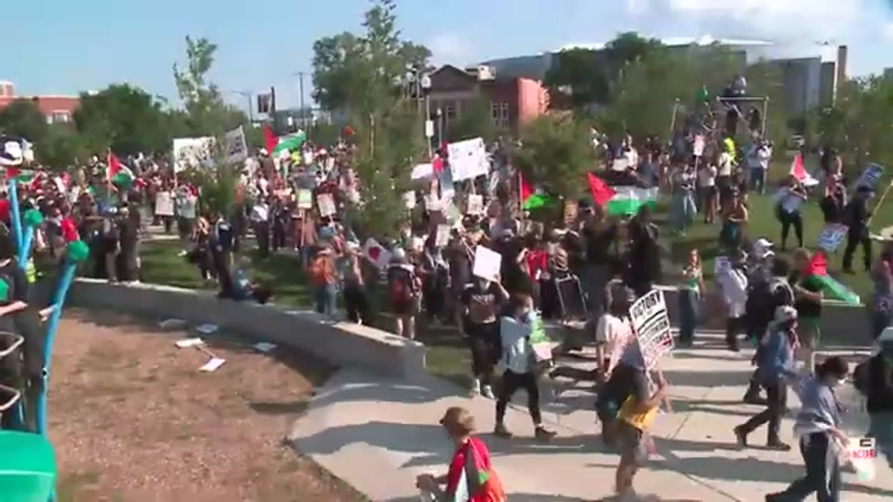 Chicago police prepare for more protests on day 2 of the DNC