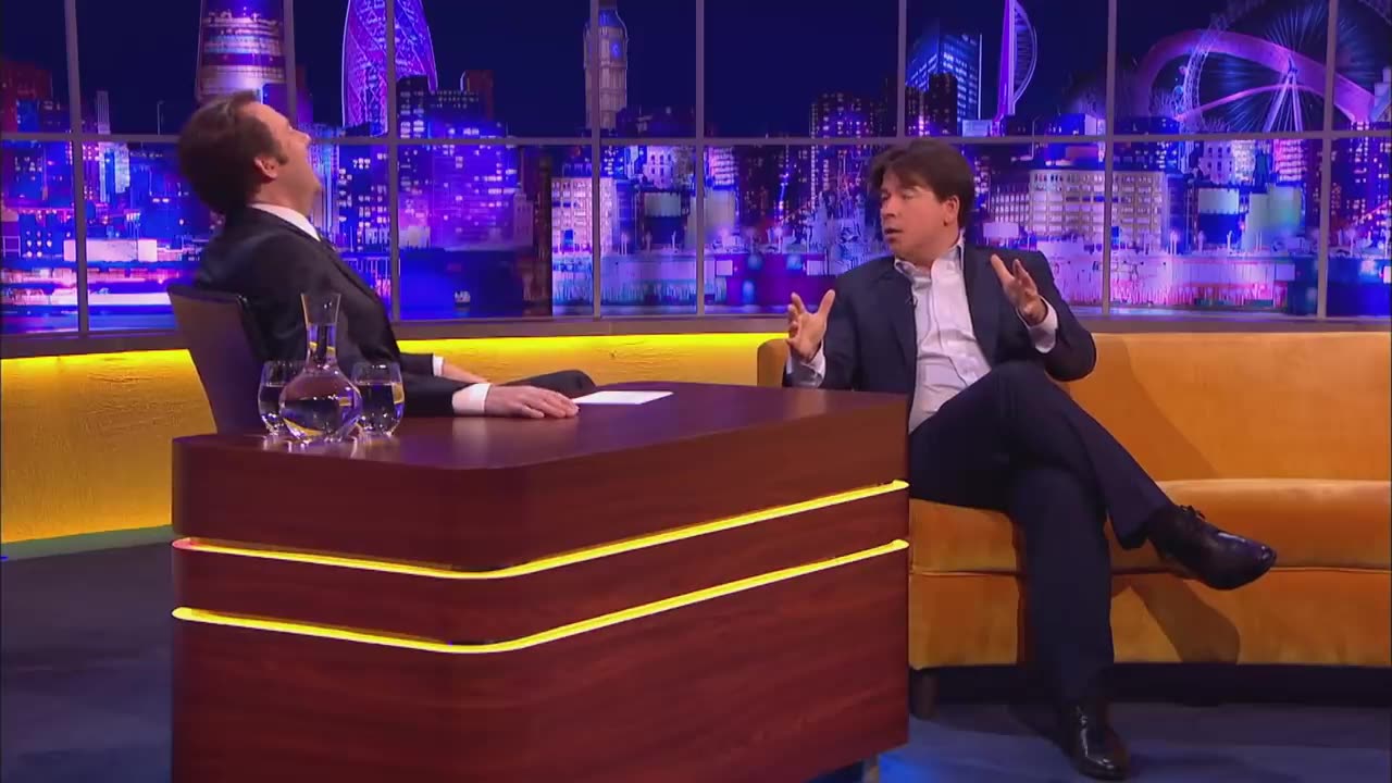 Americans Don't Understand English | The Jonathan Ross Show
