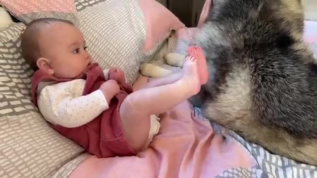 She Bites Her!!..ðŸ˜.