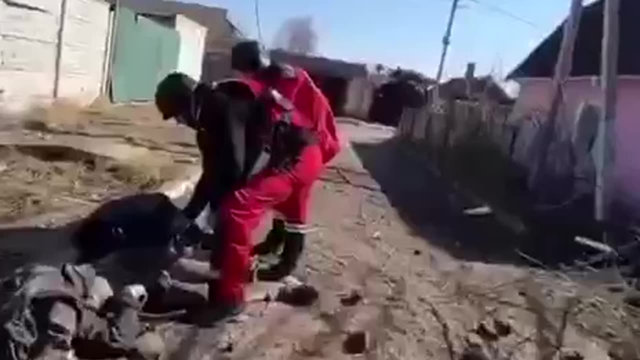 Departure of doctors during shelling in Kherson.