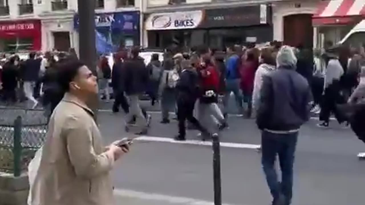 The French are protesting in the streets of Paris while singing "Katyusha." Nice ??