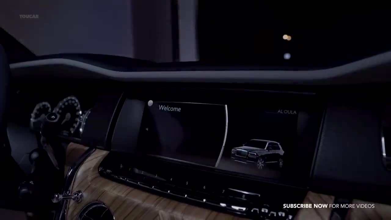 Rolls-Royce SUV Cullinan in the DESERT