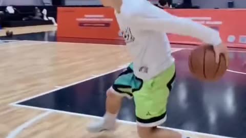 Too smooth to handle@Basketball227 #fiba #basketball #homeofhoops Home of Hoops
