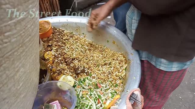 Popular Street Food of Bangladesh-Jhal Muri