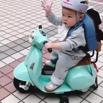 Funny baby laughing___Funniest baby video___