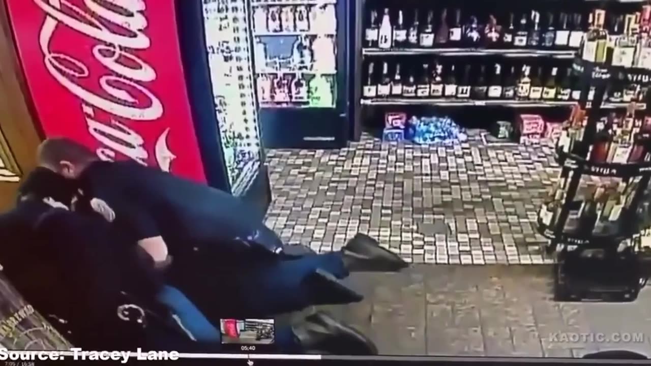 Store Owner Calls In Robbery, Ends Up Getting Punched By Cop, Now Suing Police