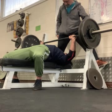 Bench press 102.5kg at 85% 1x5