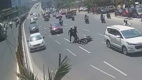 Road Safety: What are the causes of this accident || Cyberabad Traffic Police