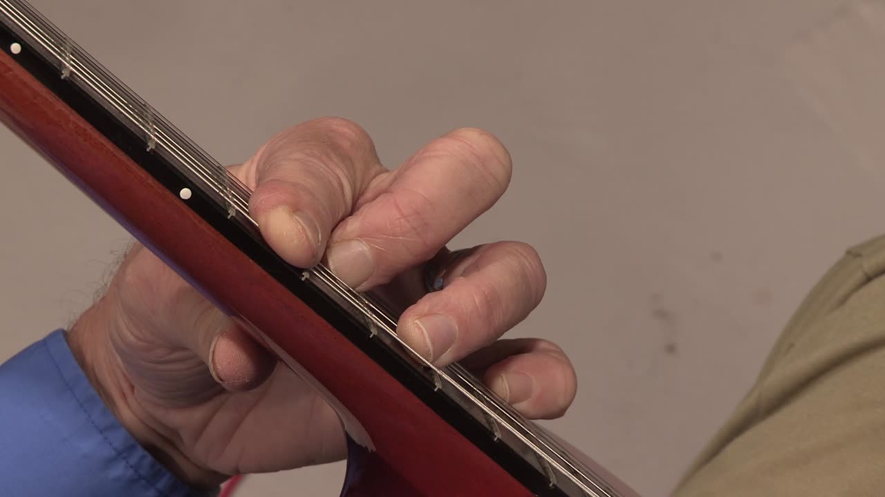 Tech Tip Difficult Stretches Video #7: Leyenda (Albeniz) Fingers Lean Right