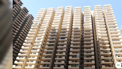 Gaur City 14th Avenue Ready to Move Dream Flats
