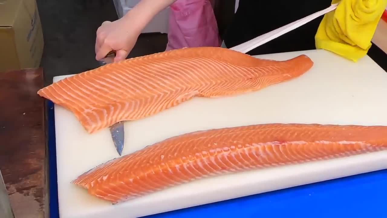 How To Fillet a Whole Salmon | Sashimi & Sushi -Taiwanese street food4