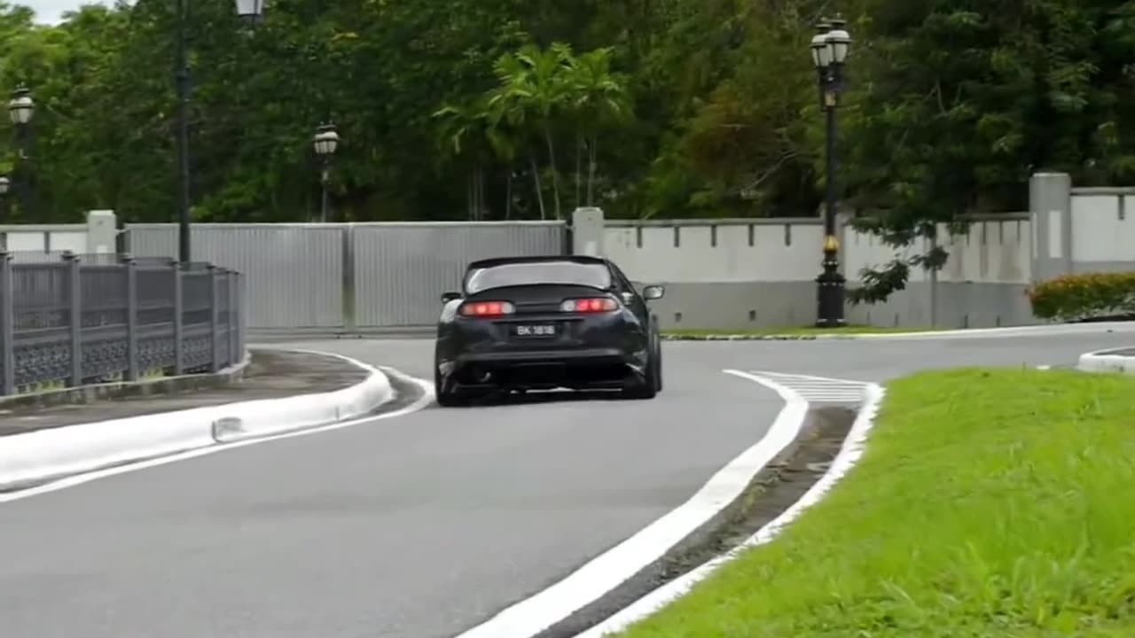 Japanese girls or Japanese supra